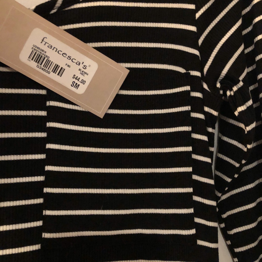 New Alya from Francesca’s Striped Key Hole Dress - Picture 3 of 3